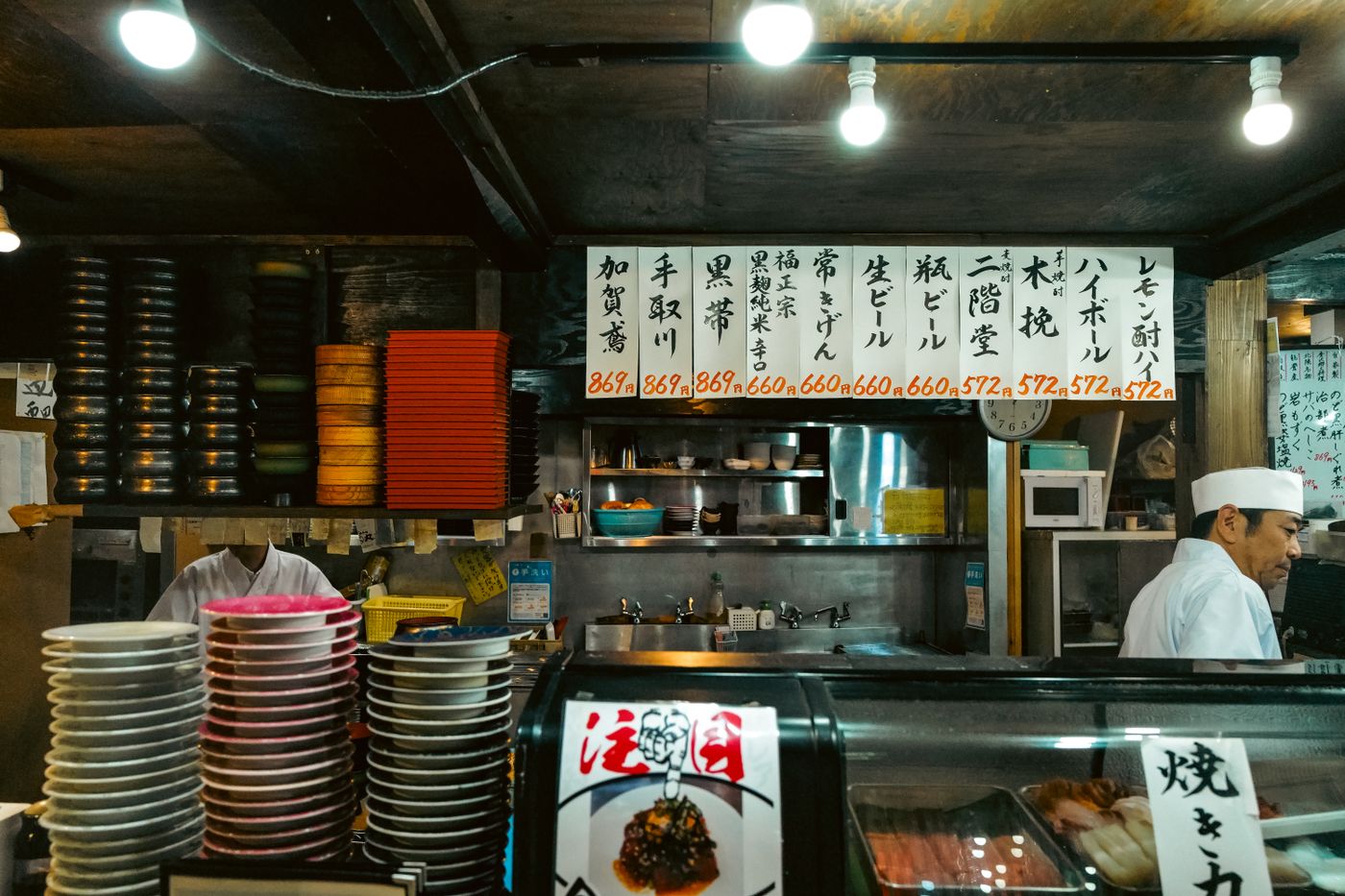 日本の飲食店のカウンター
